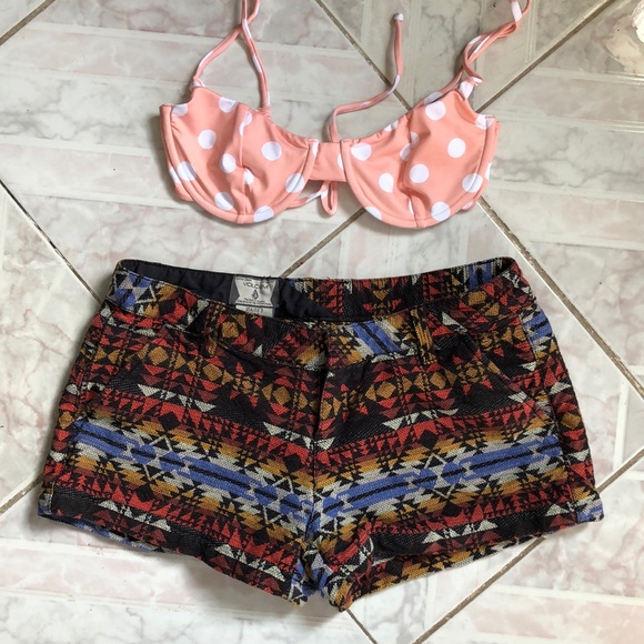 Volcom shorts - Picture 3 of 3